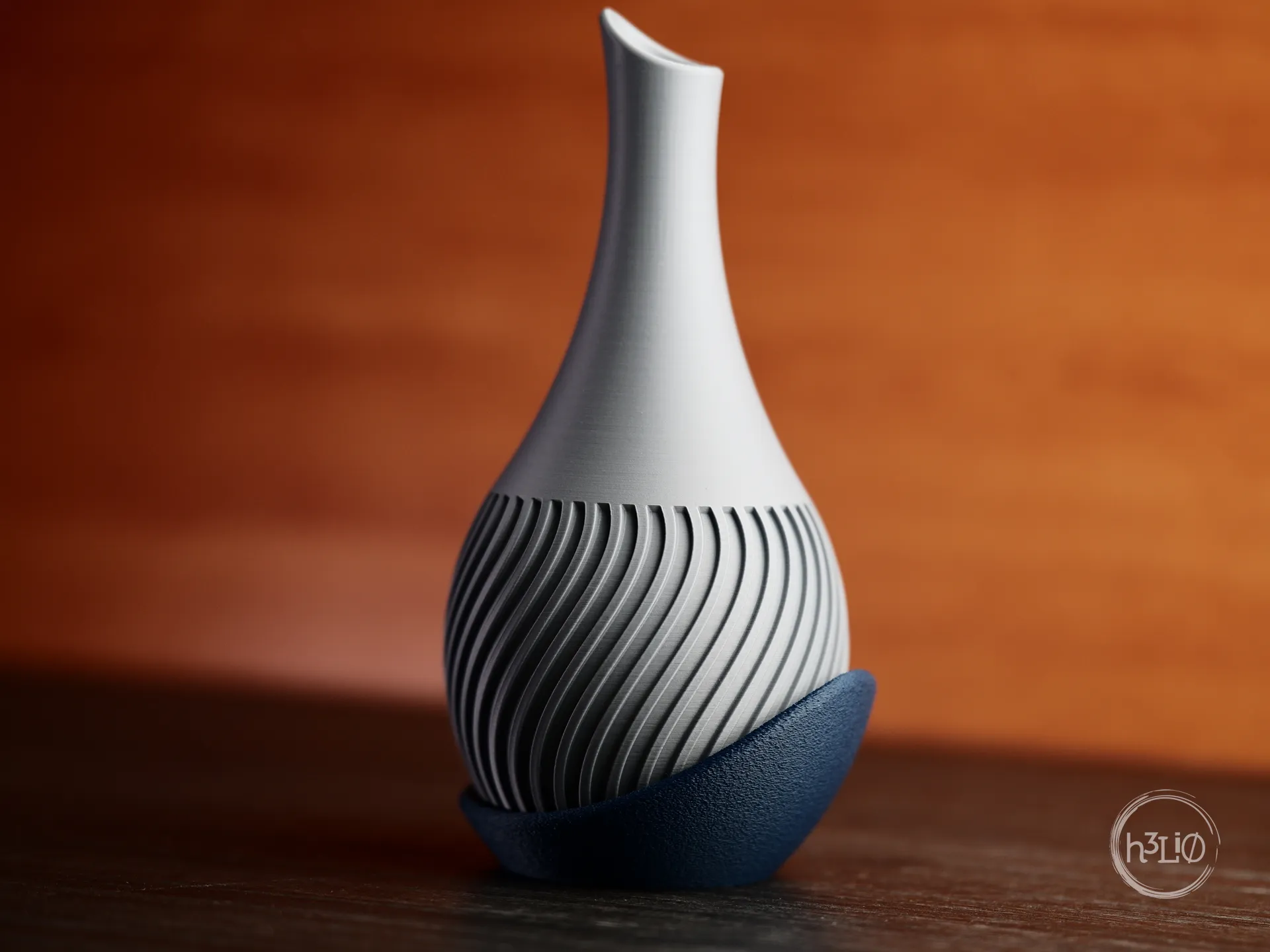 Wavy Vase Wrap Around Plate - Image 3